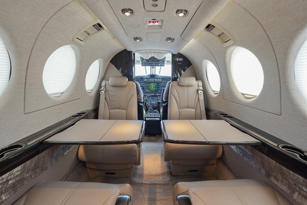2023 SUPER KING AIR 360 Photo 6