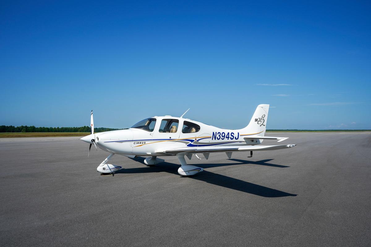 2005 CIRRUS SR22 G2 Photo 2