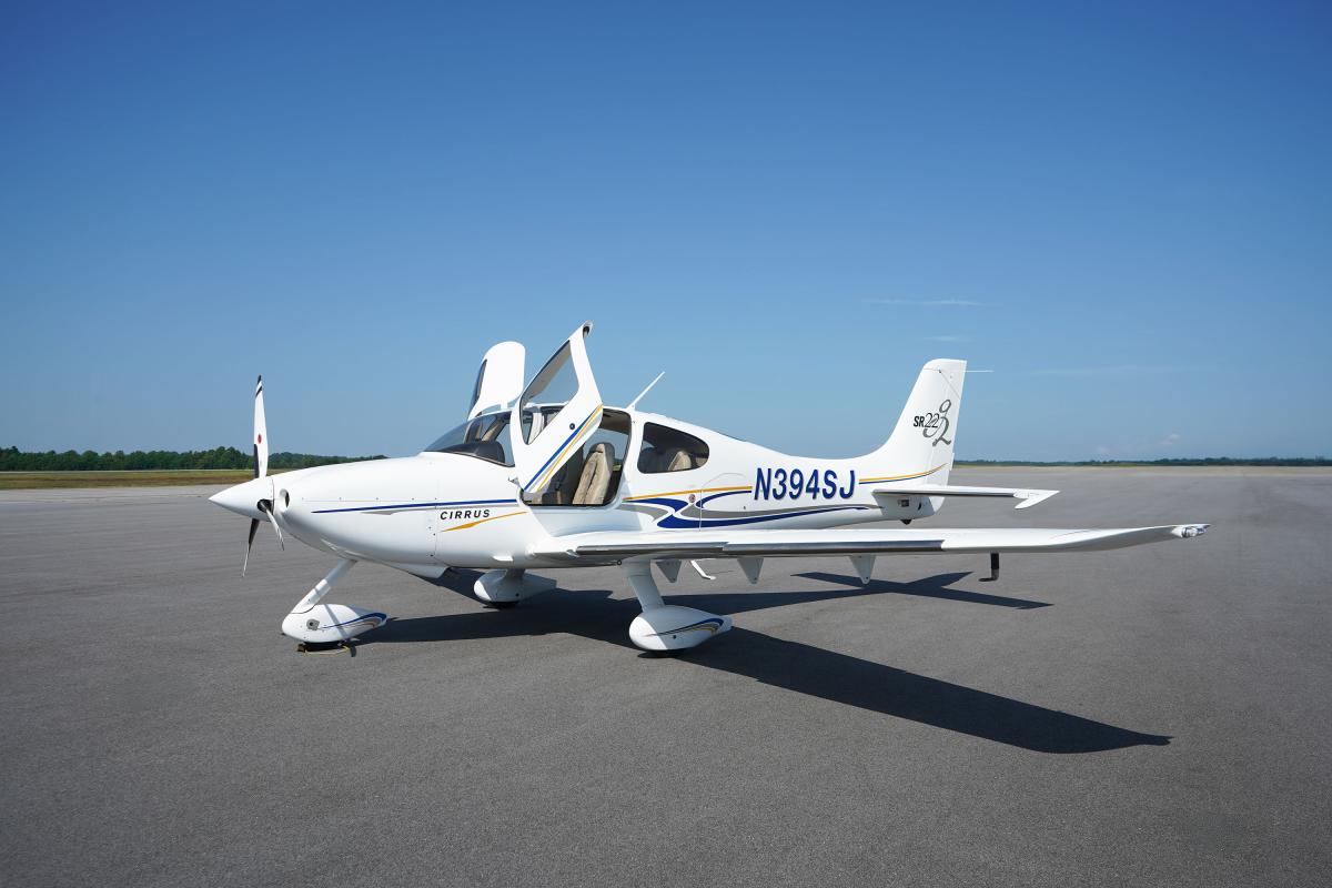 2005 CIRRUS SR22 G2 Photo 3