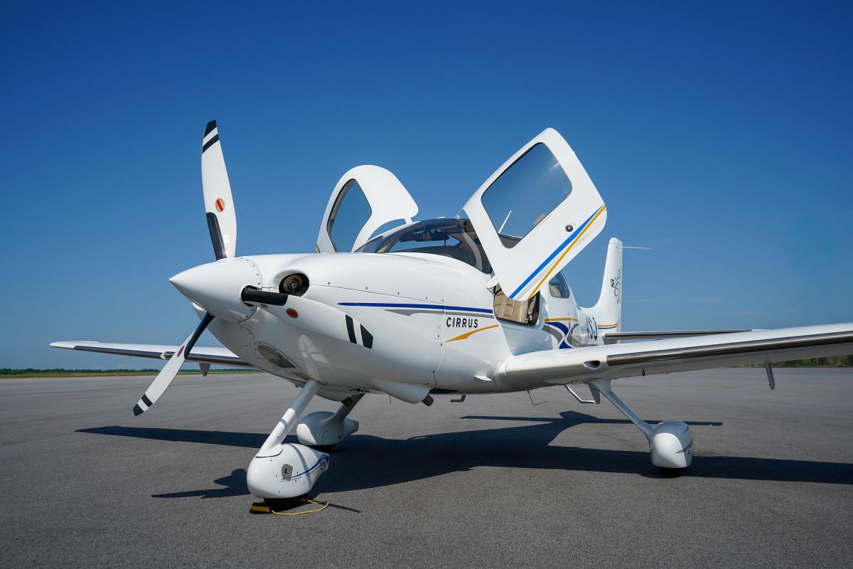 2005 CIRRUS SR22 G2 Photo 4