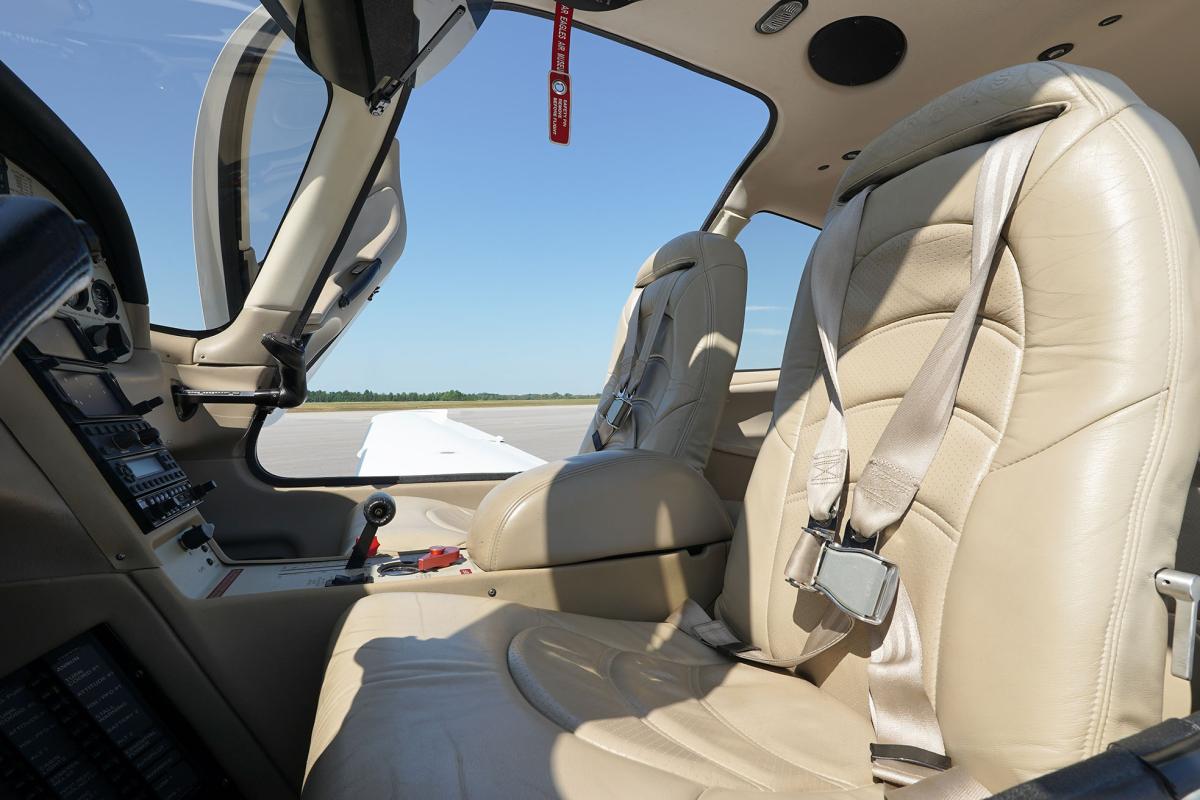 2005 CIRRUS SR22 G2 Photo 5
