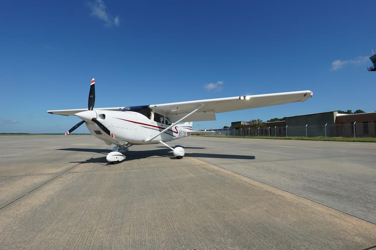 2002 CESSNA TURBO T182T Photo 2