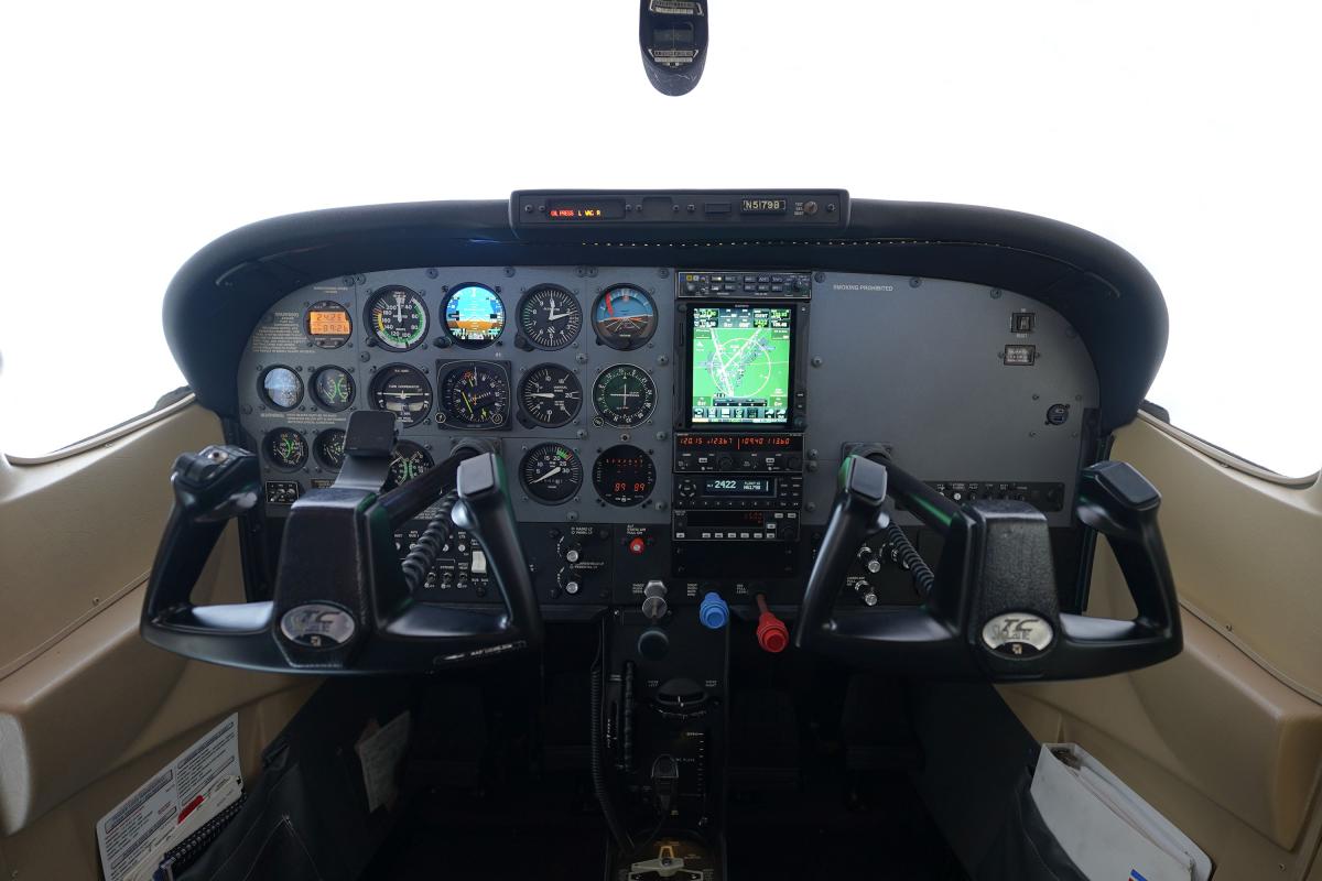 2002 CESSNA TURBO T182T Photo 3