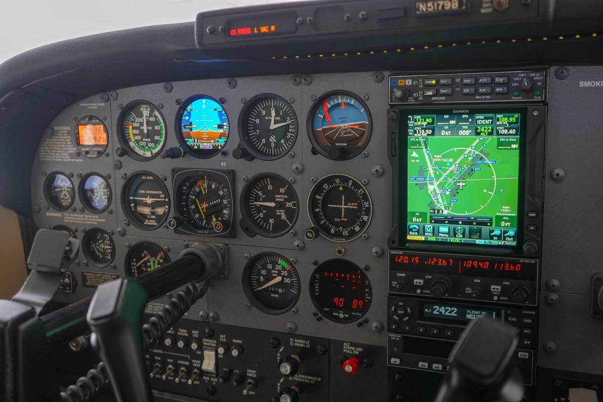 2002 CESSNA TURBO T182T Photo 2