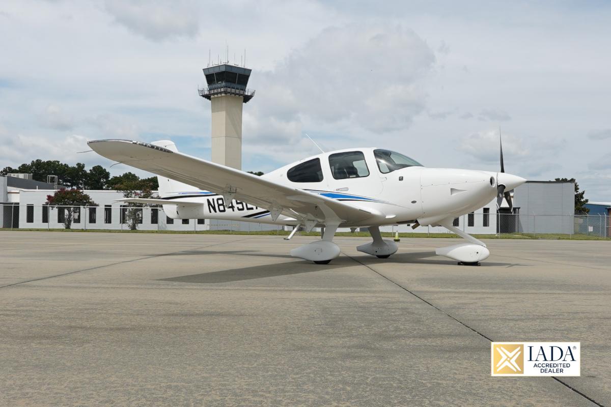 2022 CIRRUS SR20 G6 Photo 6