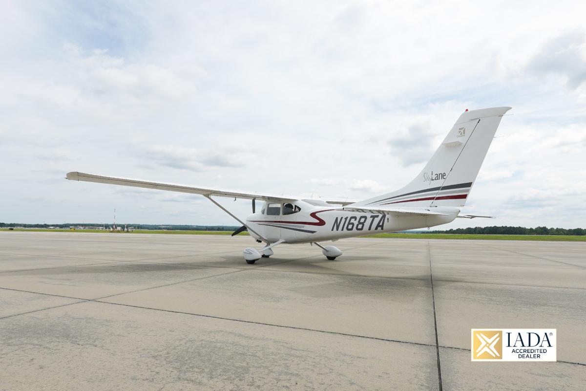 2001 CESSNA 182T Photo 5
