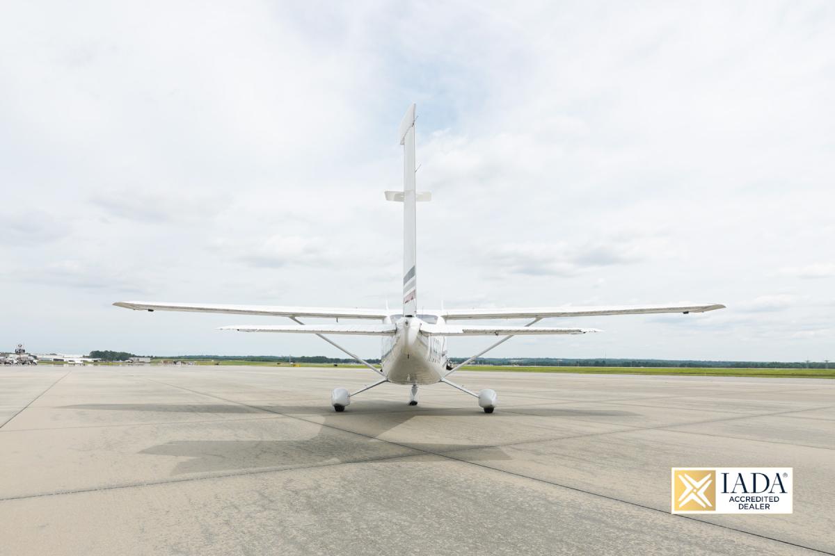 2001 CESSNA 182T Photo 6