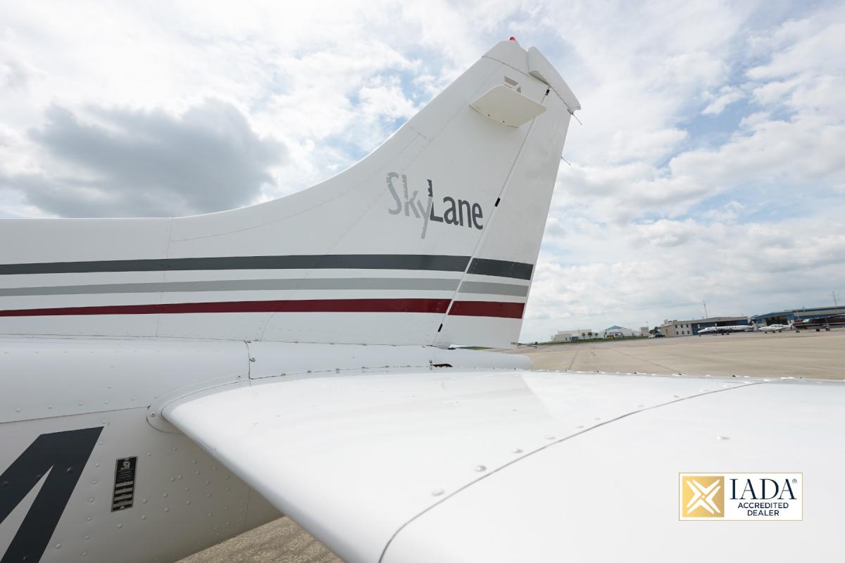 2001 CESSNA 182T Photo 4