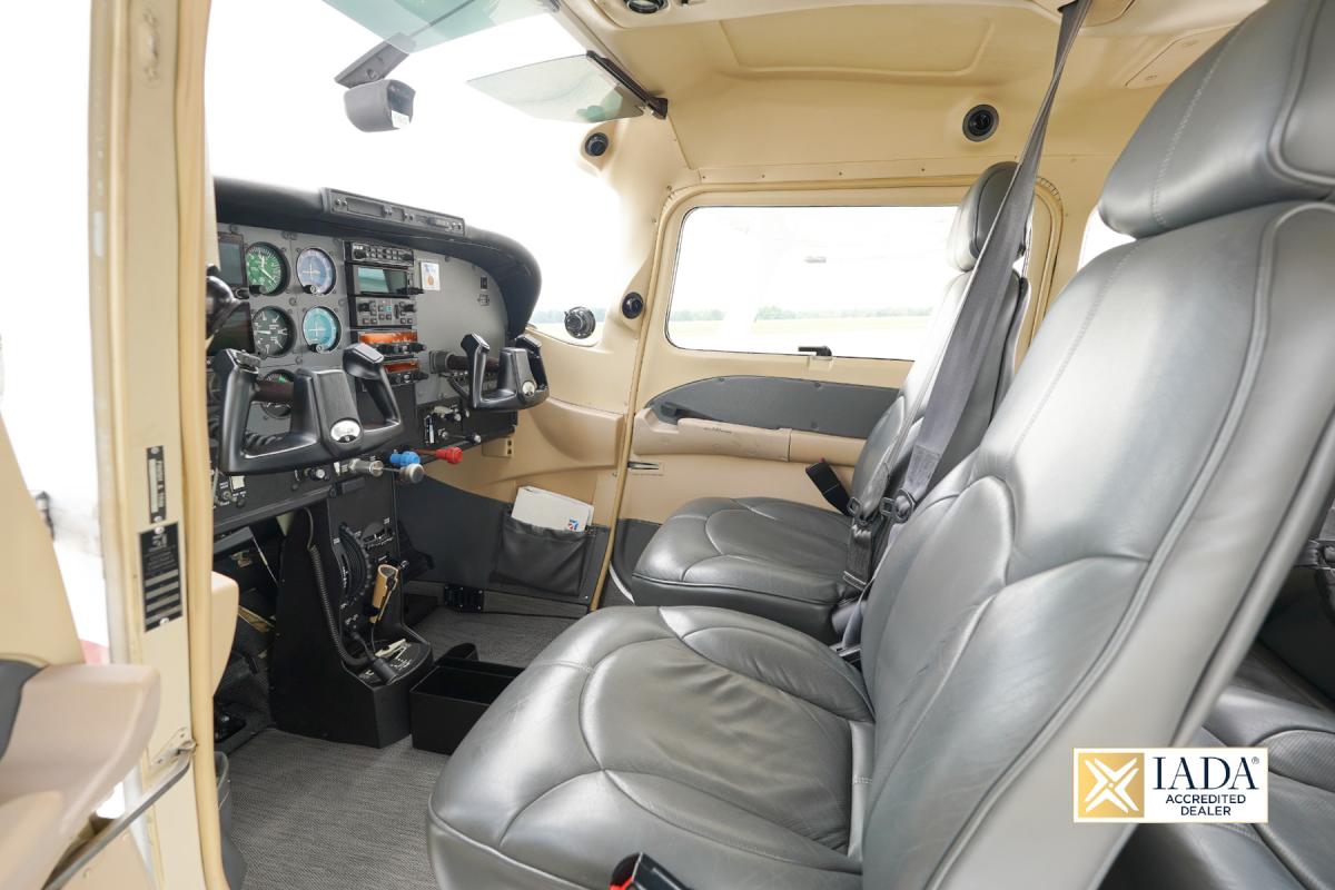 2001 CESSNA 182T Photo 5