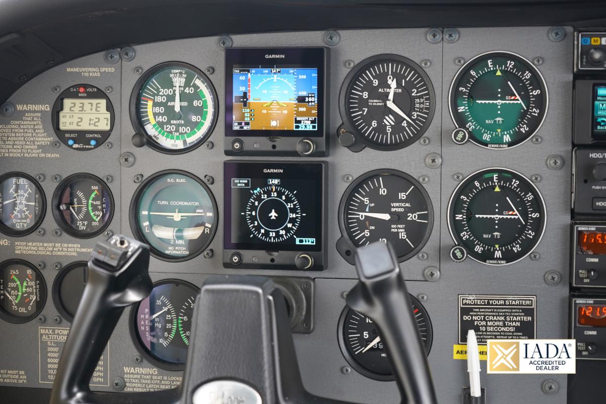 2001 CESSNA 182T Photo 4