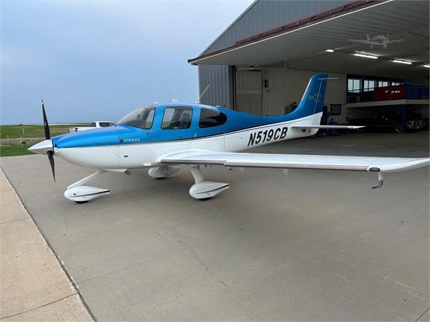 2011 CIRRUS SR22-G3 Photo 2