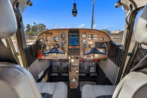 1963 CESSNA 182 SKYLANE Photo 3