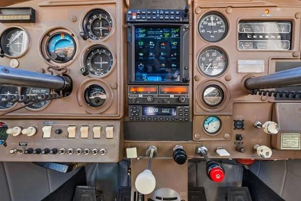 1963 CESSNA 182 SKYLANE Photo 6