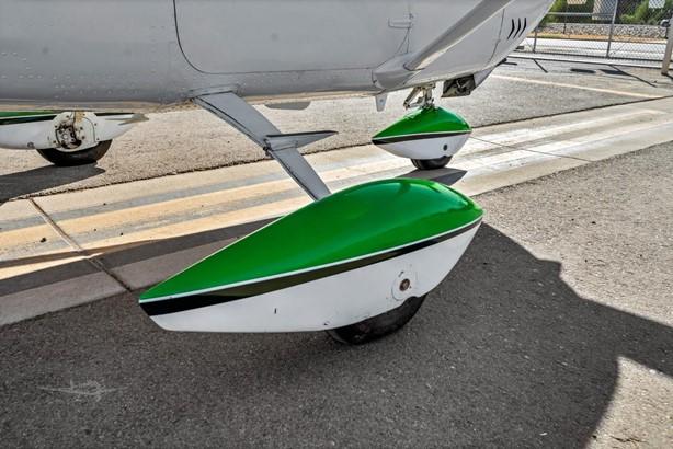 1963 CESSNA 182 SKYLANE Photo 6