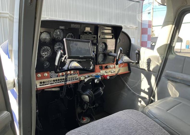 1966 Cessna 182 Photo 5
