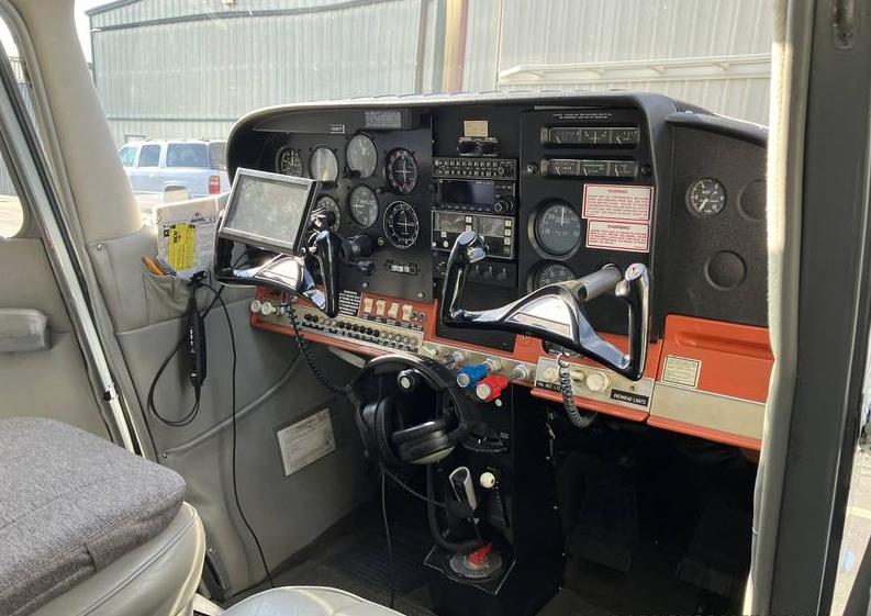 1966 Cessna 182 Photo 6