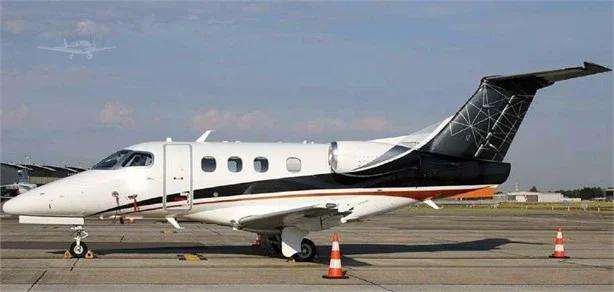 2016 EMBRAER PHENOM 100E Photo 2