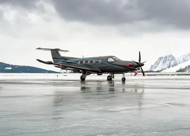 2010 PILATUS PC-12 NG Photo 2