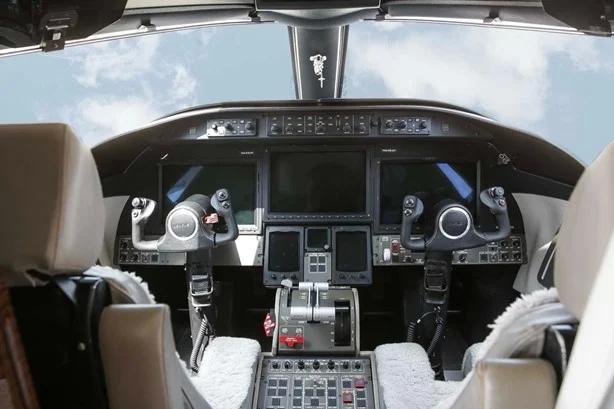 2016 LEARJET 75 Photo 3