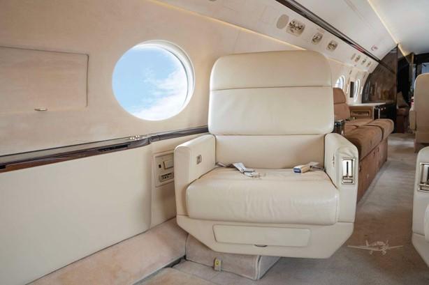 2010 GULFSTREAM G550 Photo 2