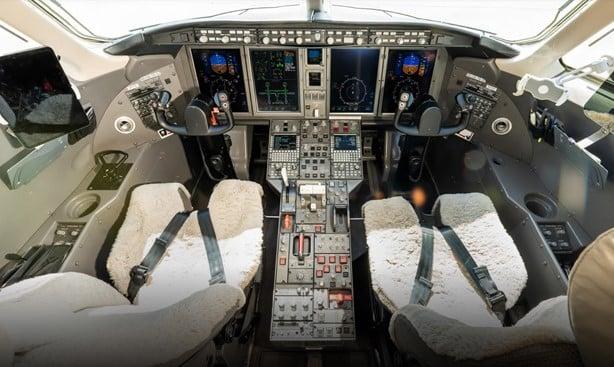 2006 BOMBARDIER CHALLENGER 300 Photo 3