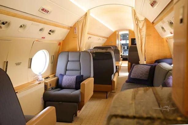 2005 GULFSTREAM G550 Photo 2