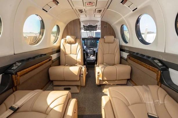 1998 BEECHCRAFT KING AIR 350 Photo 4