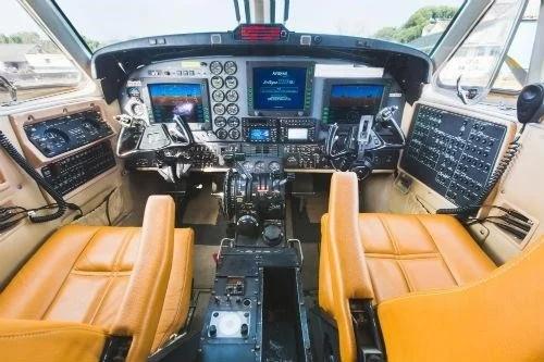 2001 BEECHCRAFT KING AIR B200 Photo 4