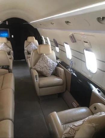 2023 EMBRAER PHENOM 300E Photo 3