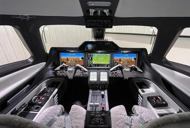 2023 EMBRAER PHENOM 300E Photo 4