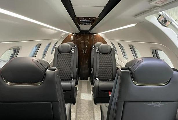 2023 EMBRAER PHENOM 300E Photo 6