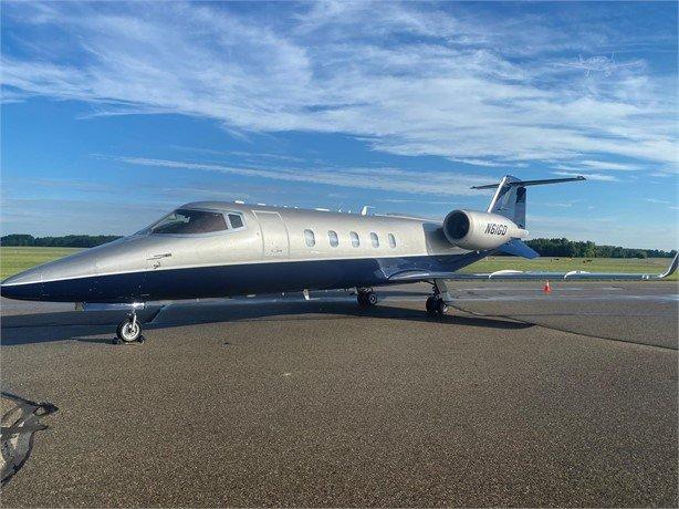 1999 LEARJET 60 Photo 2