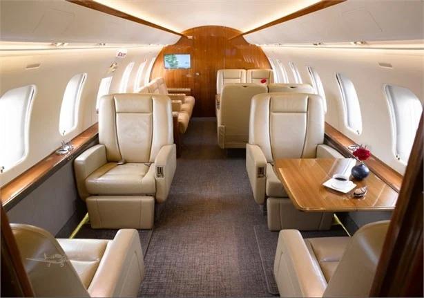 2014 BOMBARDIER CHALLENGER 605 Photo 3