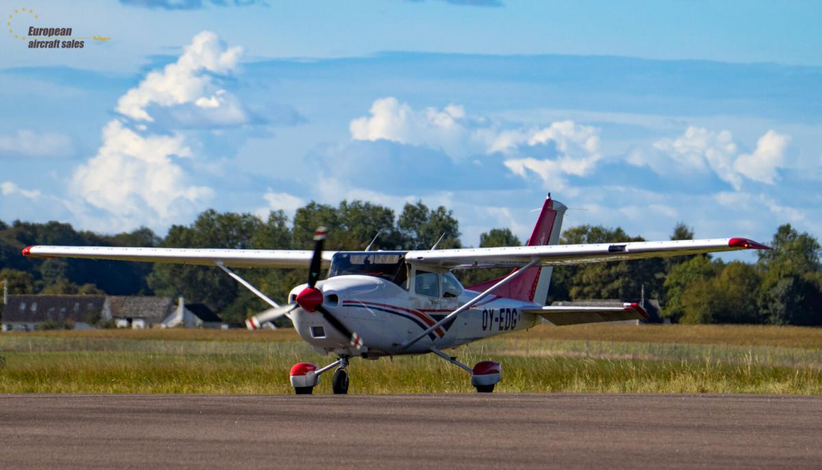 1998 Cessna 182S Skylane Photo 2
