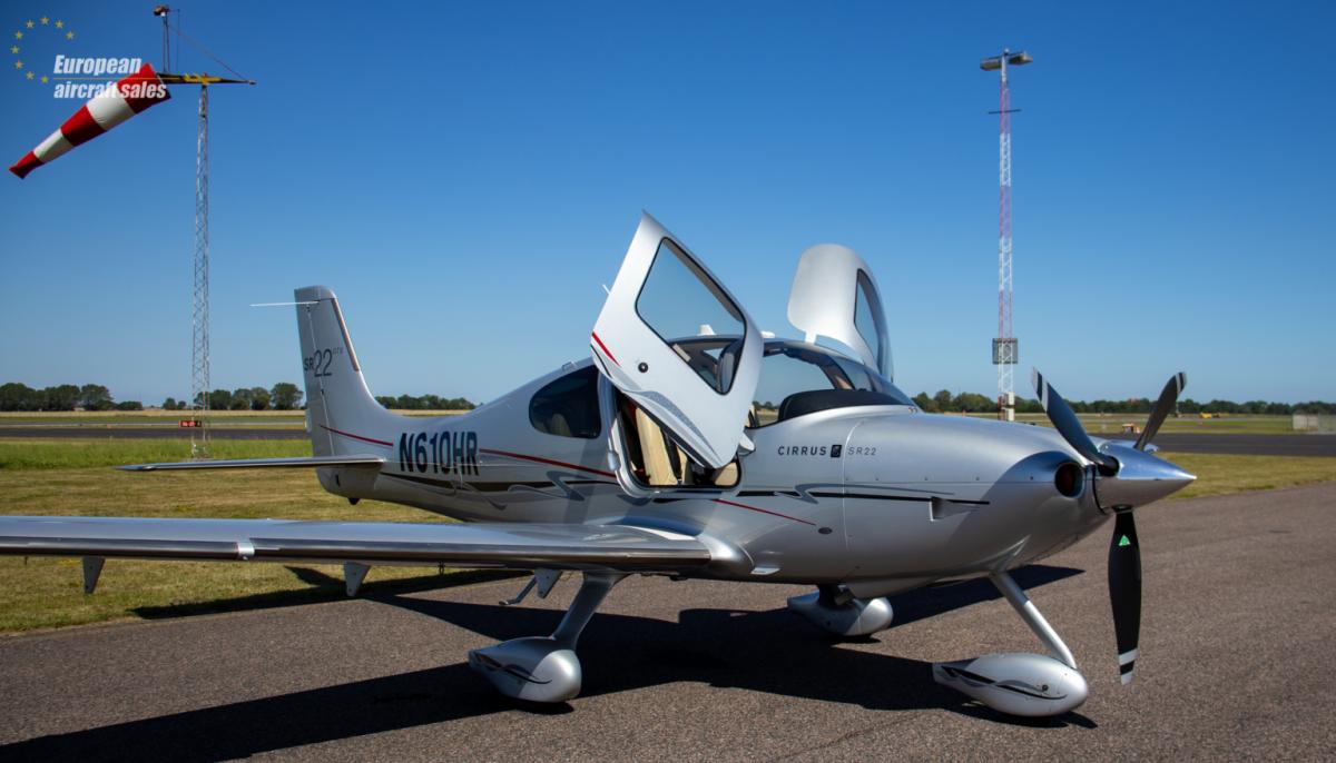 2009 Cirrus SR22 G3 GTS Photo 2