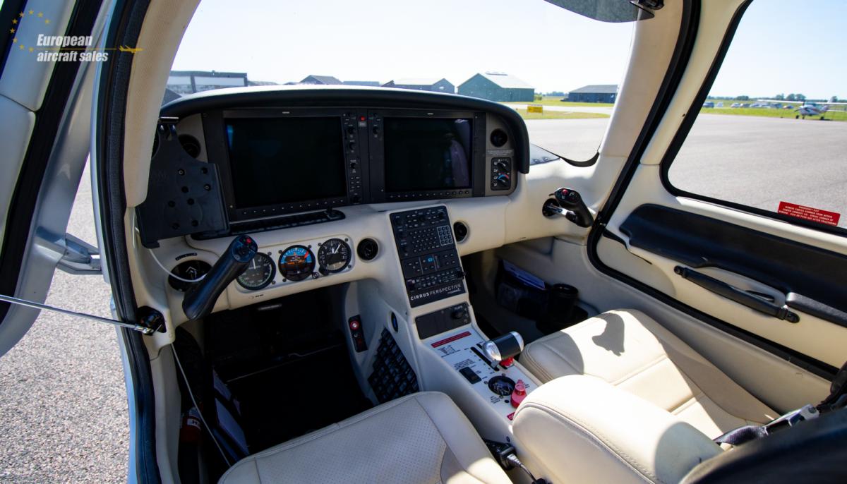 2009 Cirrus SR22 G3 GTS Photo 6