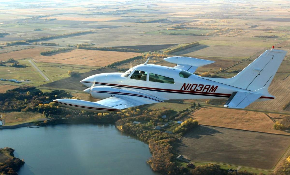 1975 Cessna T310R Photo 2