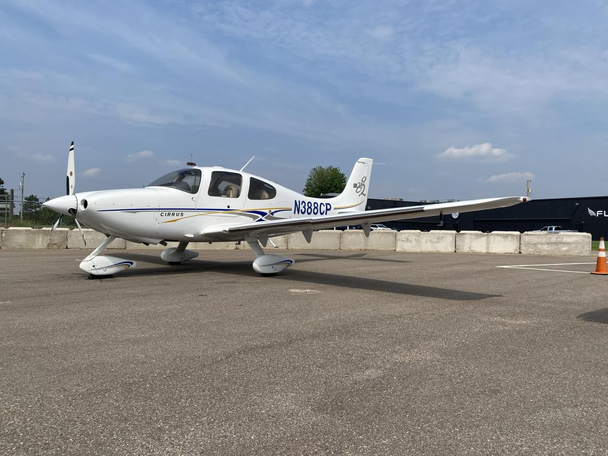 2004 Cirrus SR22 G2 Photo 4