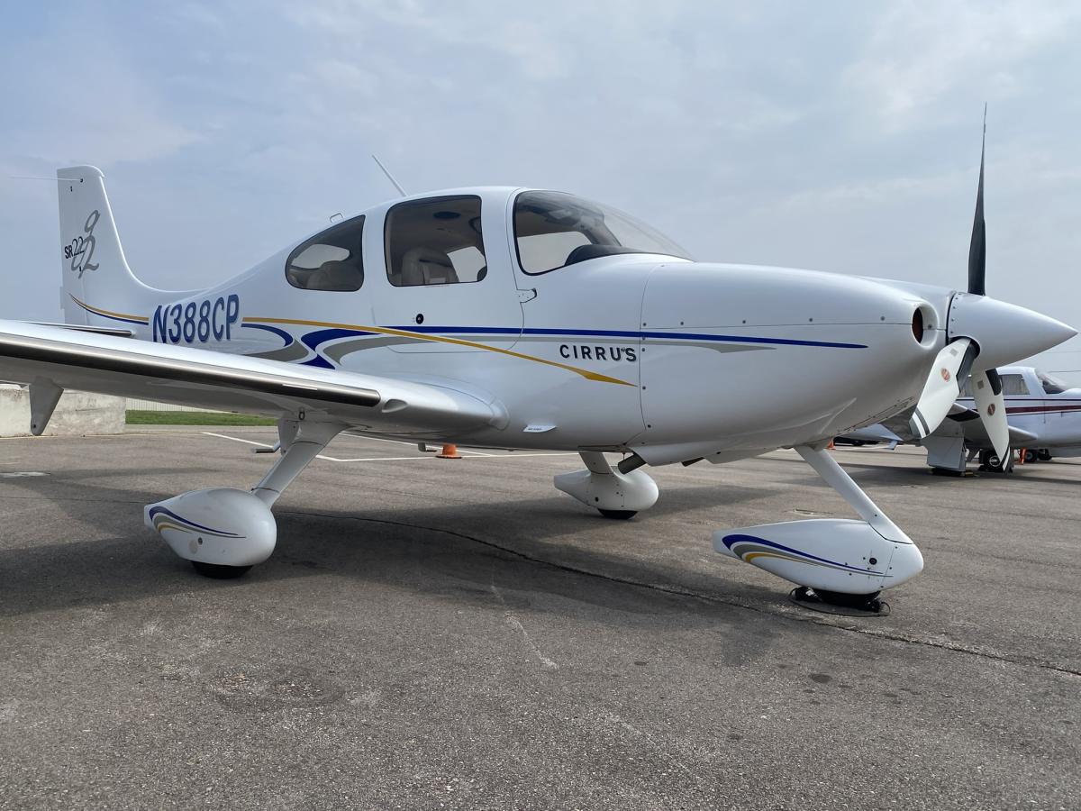 2004 Cirrus SR22 G2 Photo 2