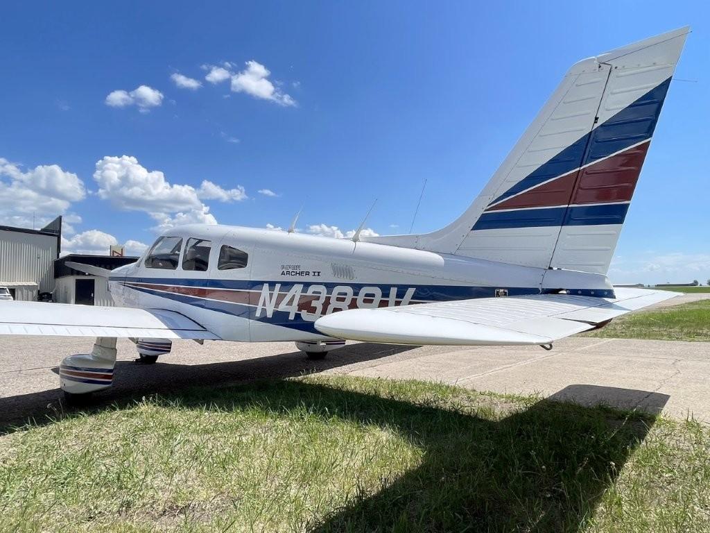 1985 Piper Archer II Photo 3