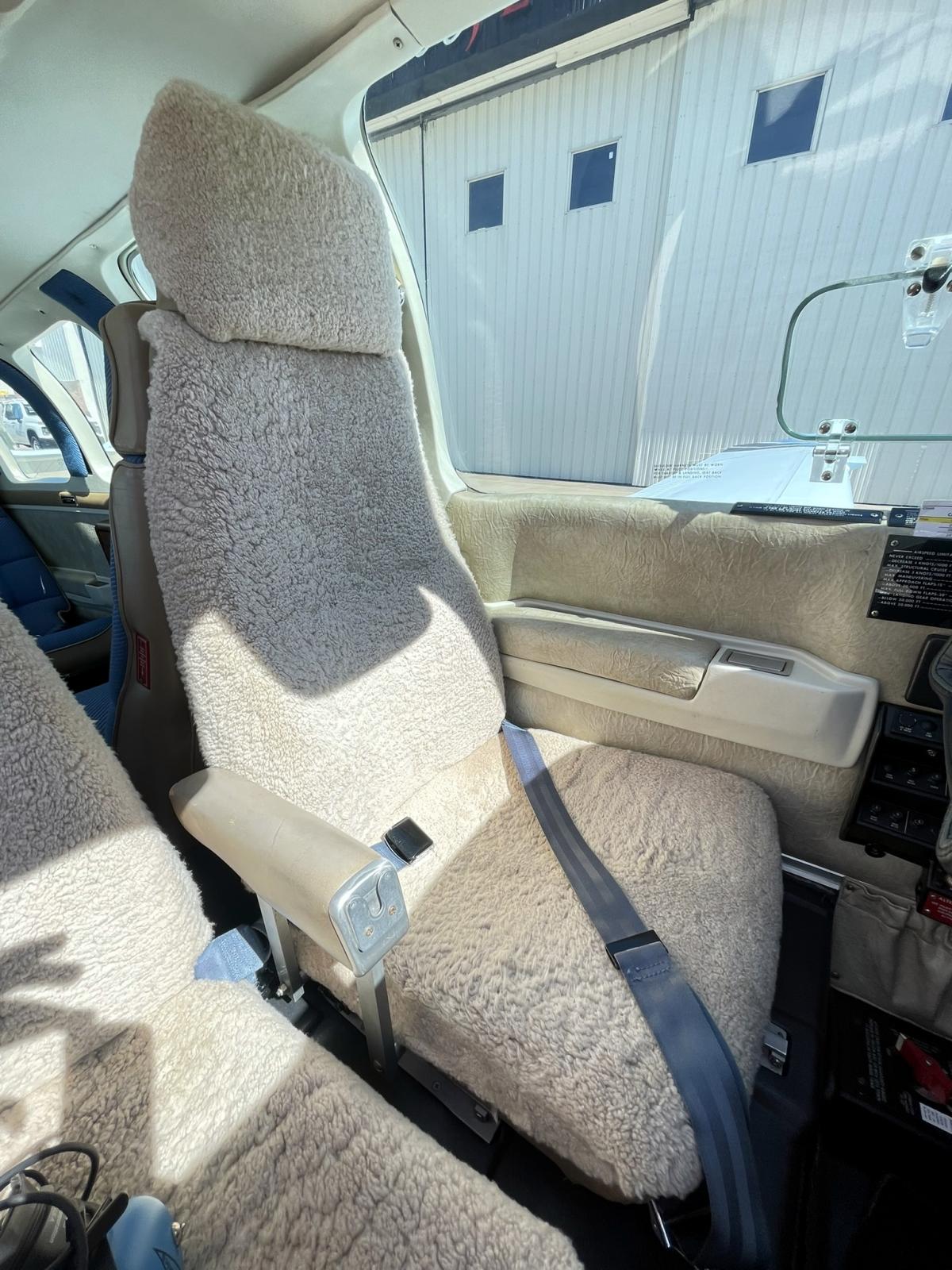 1984 Beechcraft Bonanza B36 TC Photo 3