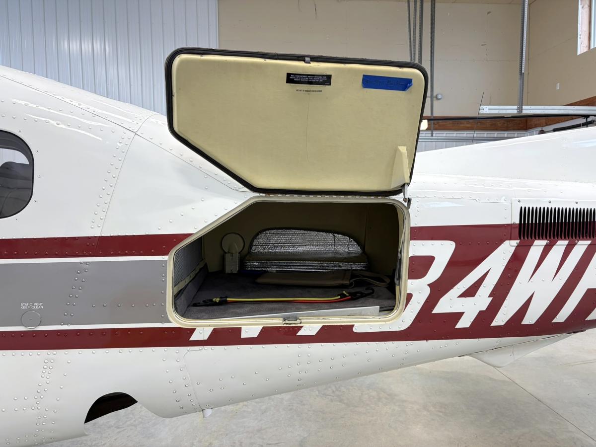 1981 Cessna P210N Photo 2