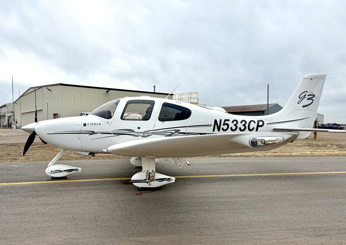 2008 Cirrus SR22-G3 Photo 2