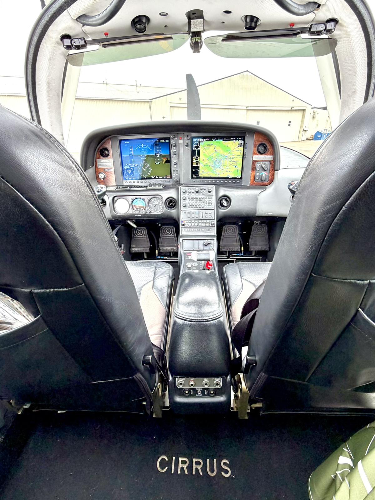 2008 Cirrus SR22-G3 Photo 4