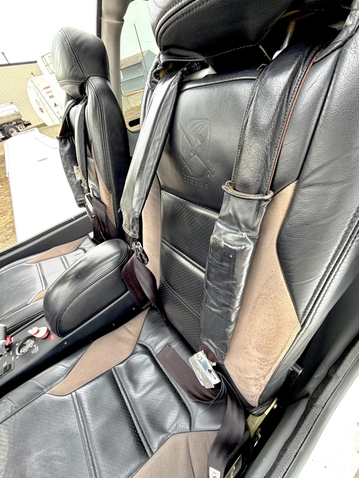 2008 Cirrus SR22-G3 Photo 7