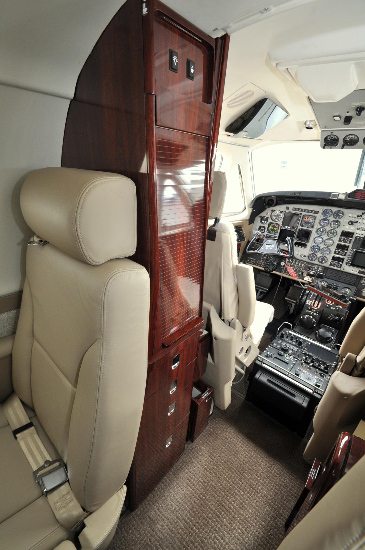 2003 Beechcraft King Air B200 Photo 4