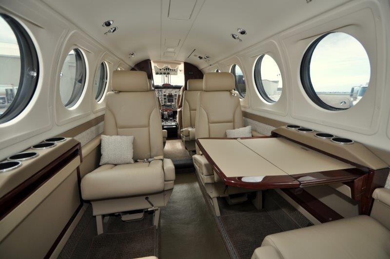 2003 Beechcraft King Air B200 Photo 2