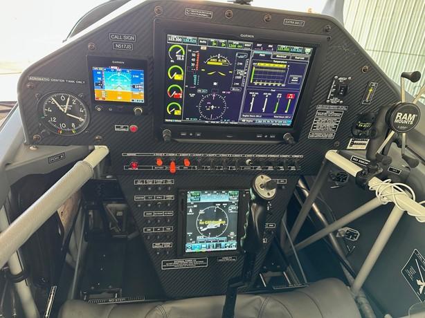 2017 EXTRA AIRCRAFT EA 330LT Photo 4