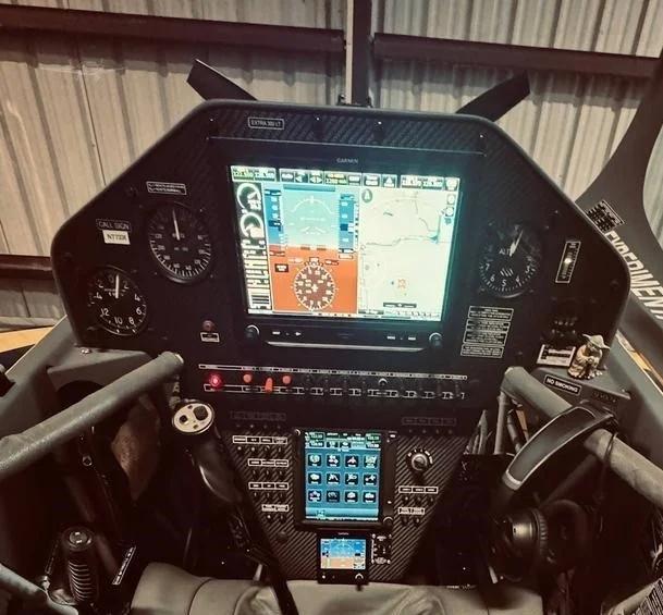 2017 EXTRA AIRCRAFT EA 330LT Photo 4