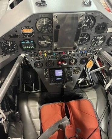 2004 EXTRA AIRCRAFT EA 300/L Photo 4